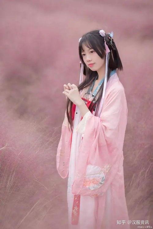 城环城汉服吃瓜,一场别开生面的吃瓜盛会